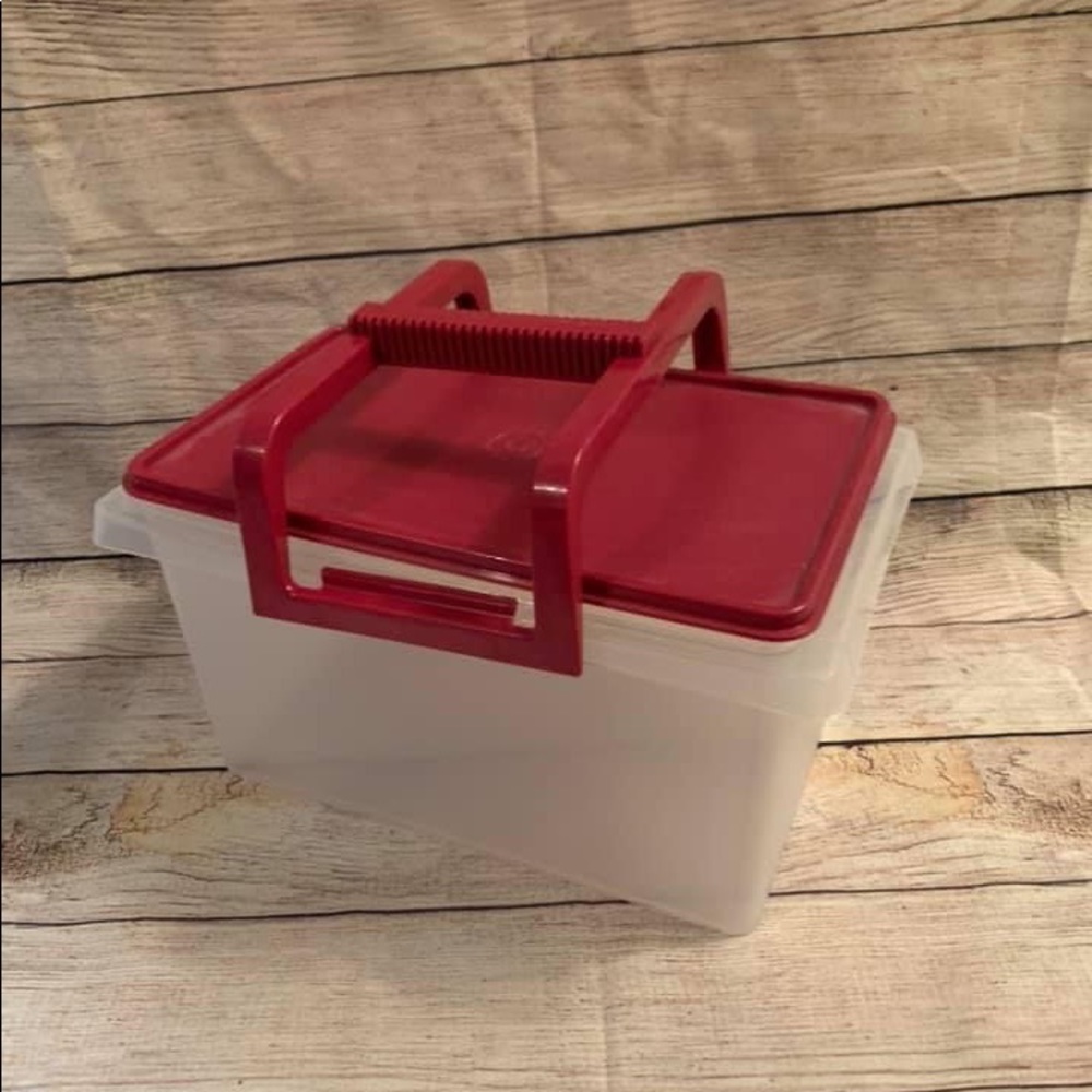 Tupperware Carry-All with Handle Container